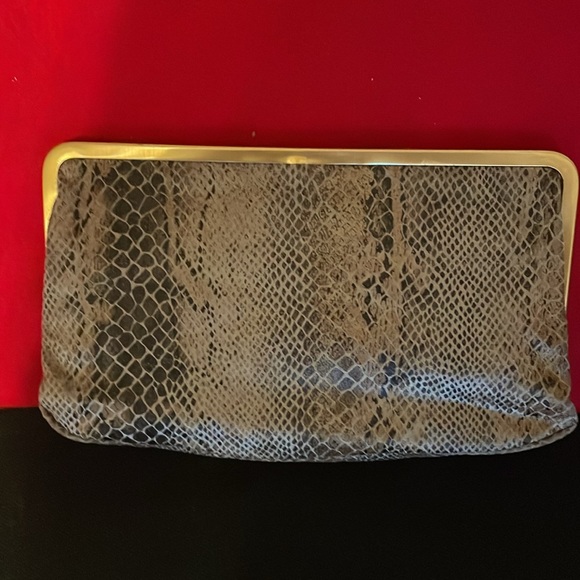 MAXX New York Clutch - NWOT- Black & Taupe Python Print - Picture 5 of 5